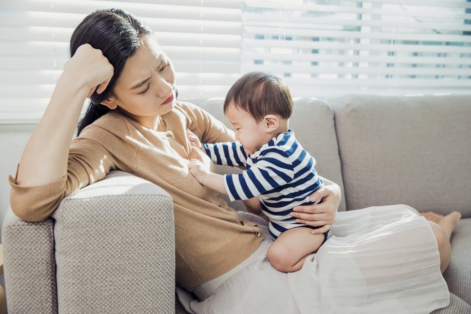 '소리 없는 뼈 도둑' 출산 후 골다공증 예방법은?