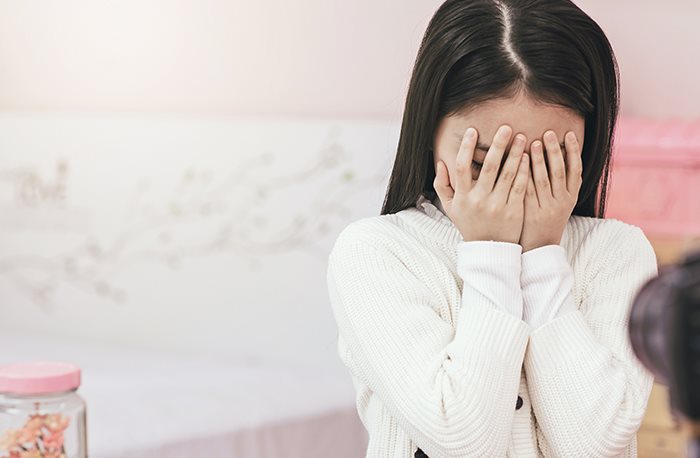 얇아진 옷에 가슴멍울 보인다면? 여아 성조숙증 증상과 관리