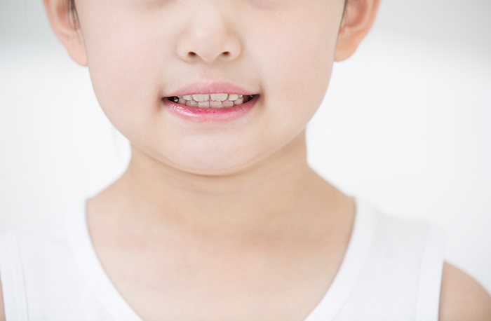 아이가 계속 입을 삐죽거리는데 습관인가요?틱인가요?