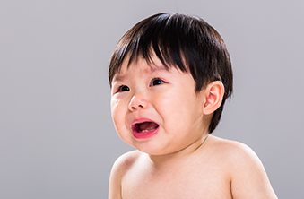 아이가 이물질을 삼켰다면?
