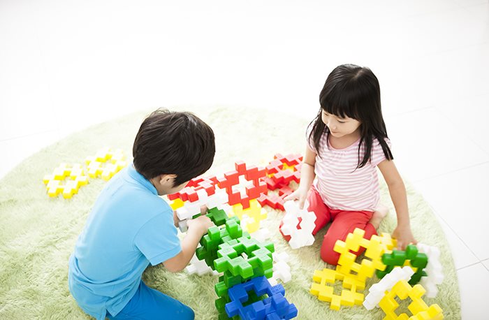 '아이는 놀면서 배운다?' 이렇게 도와주세요!